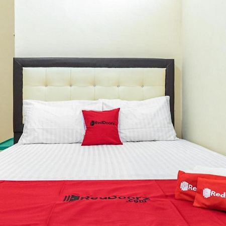 Reddoorz Syariah @ Jalan Setiabudi Medan 3 Esterno foto