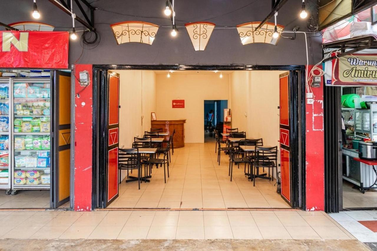 Reddoorz Syariah @ Jalan Setiabudi Medan 3 Esterno foto