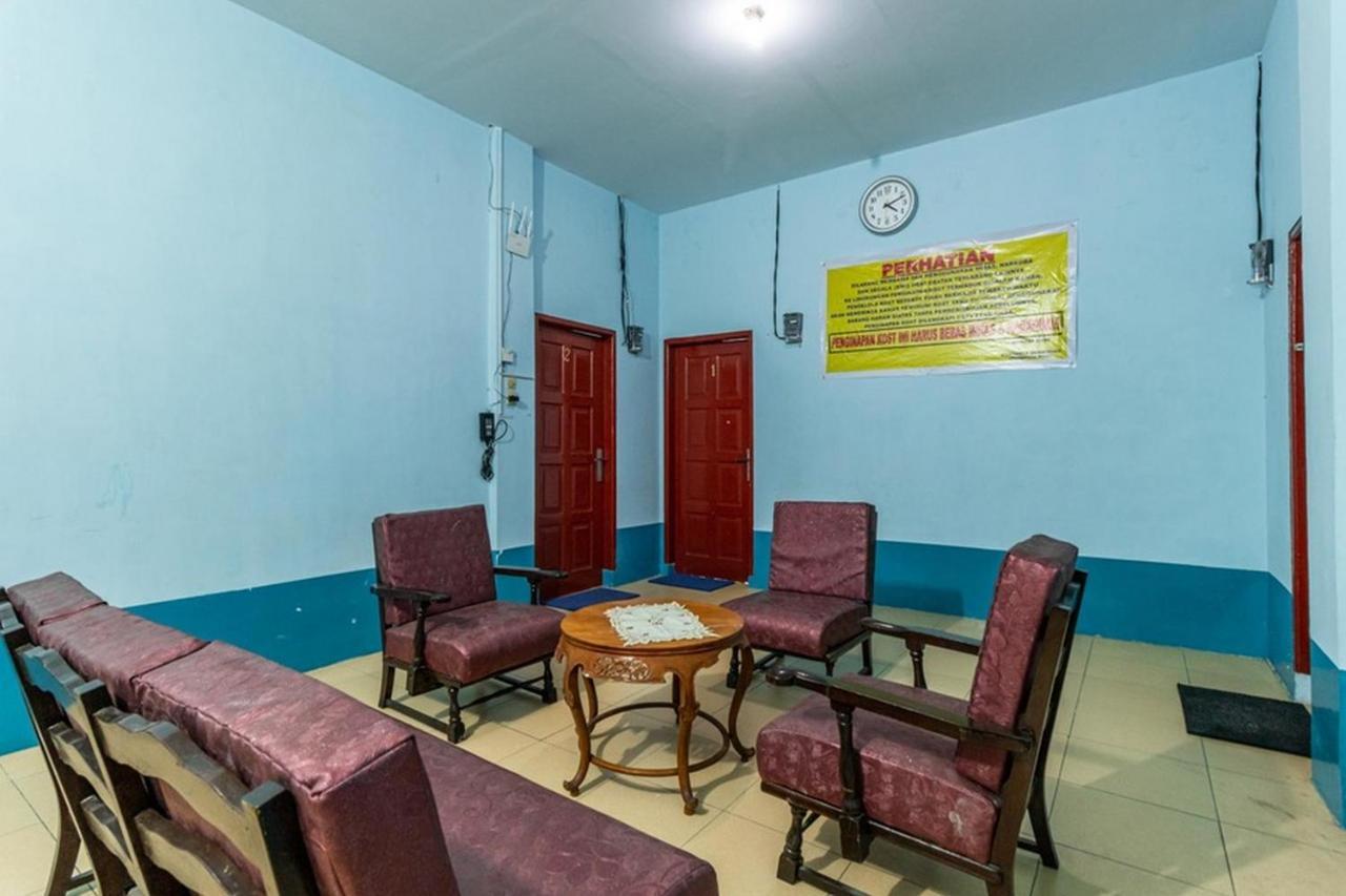 Reddoorz Syariah @ Jalan Setiabudi Medan 3 Esterno foto