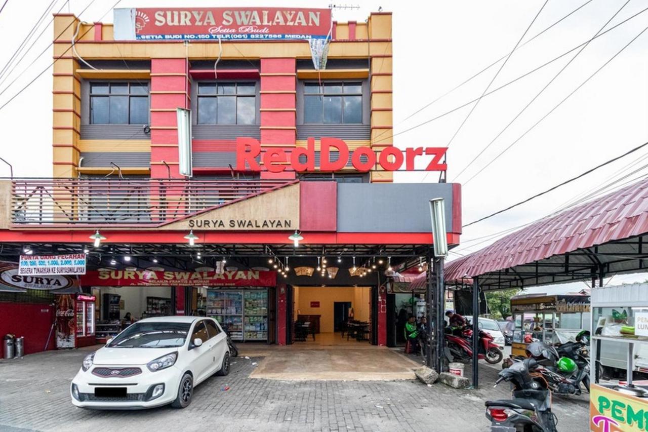 Reddoorz Syariah @ Jalan Setiabudi Medan 3 Esterno foto