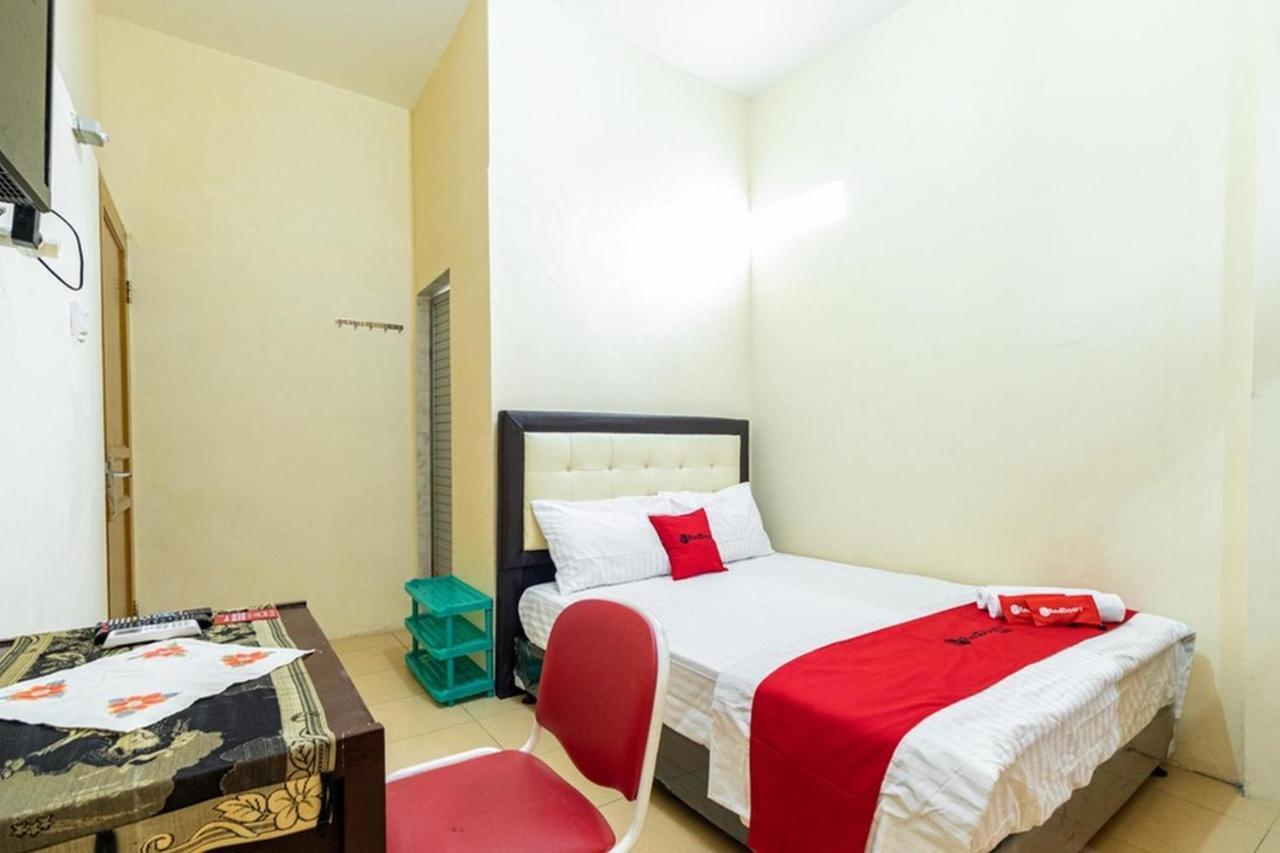 Reddoorz Syariah @ Jalan Setiabudi Medan 3 Esterno foto