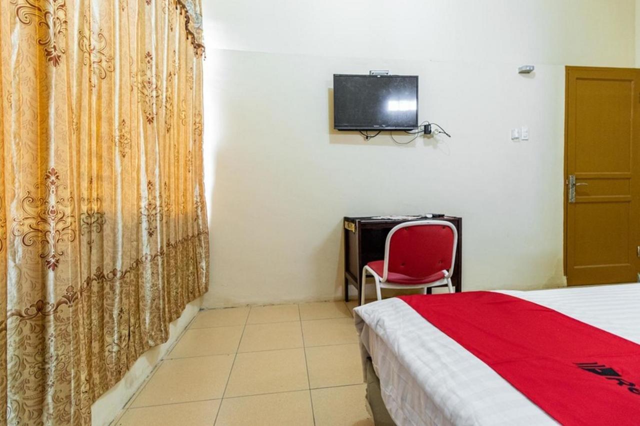 Reddoorz Syariah @ Jalan Setiabudi Medan 3 Esterno foto
